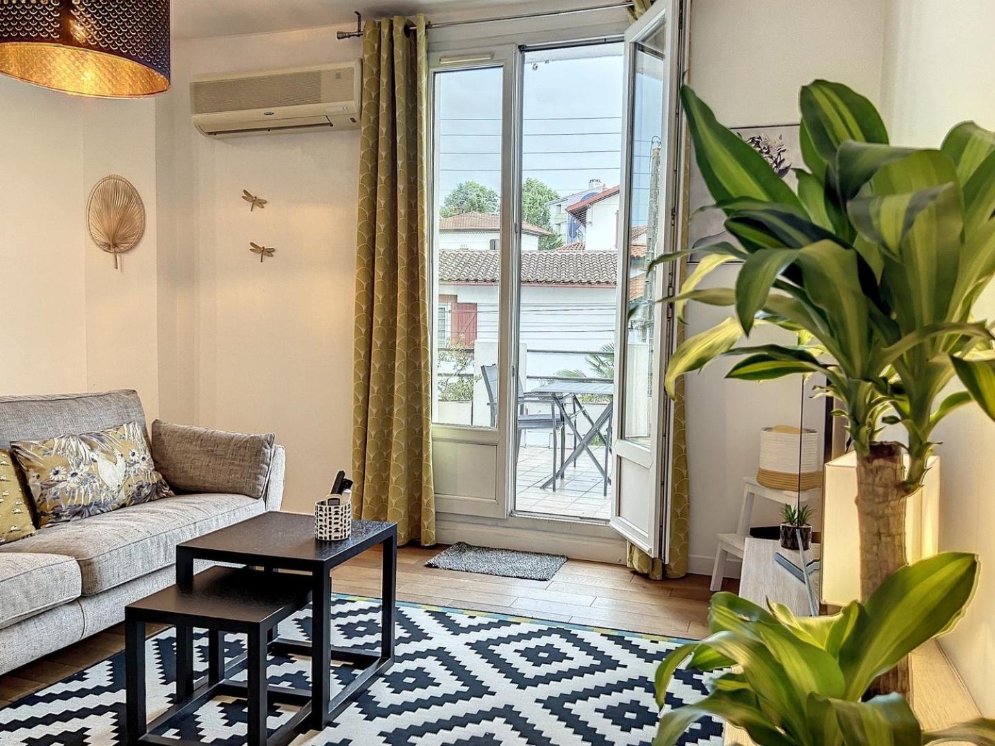 Appartement De Charme Erdizka Classe 3 Etoiles バイヨンヌ エクステリア 写真